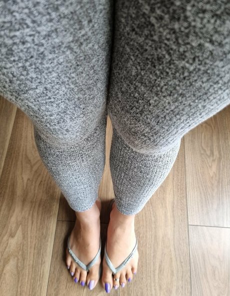 veganfootqueen art star pictures