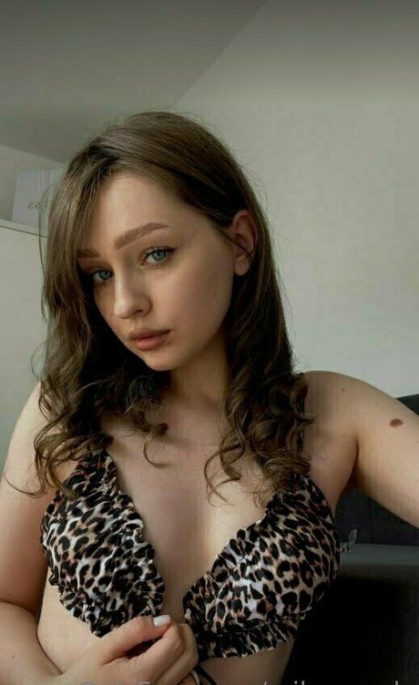 milena mk model erotic image