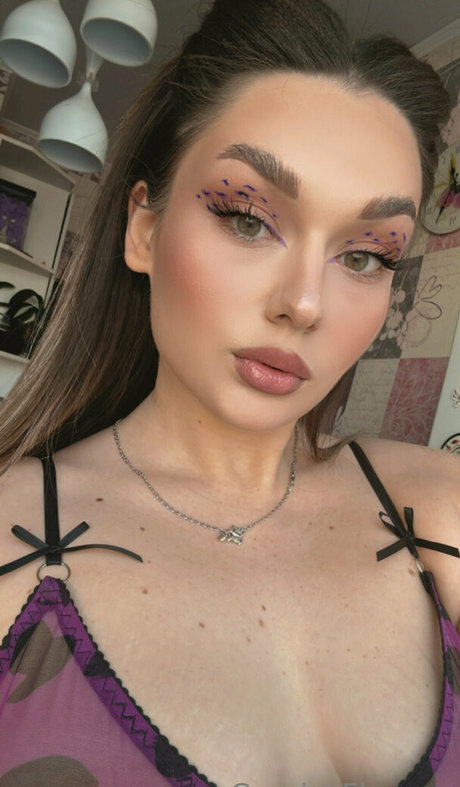 cassie flower nude actress img