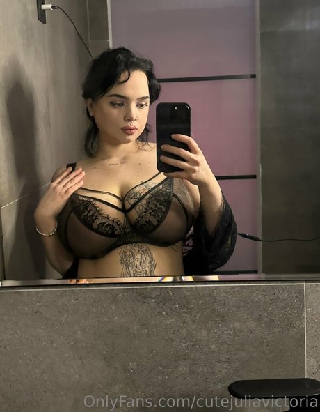 mirror selfie onlyfans free naked pictures