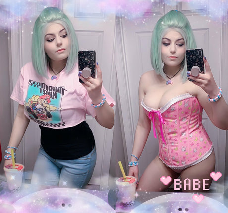 Maxalah model exclusive photo