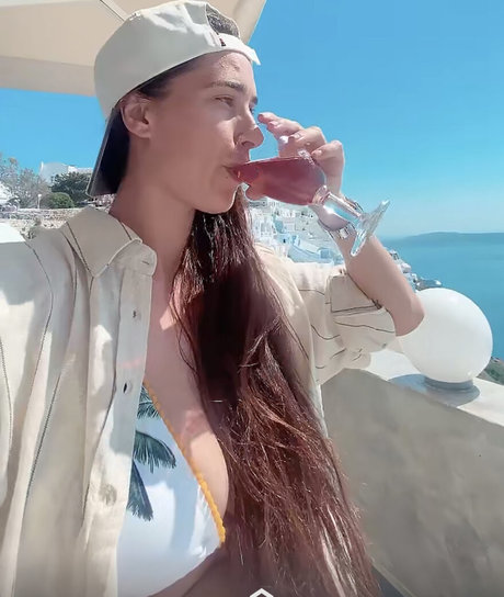 Laura Petard xxx model gallery