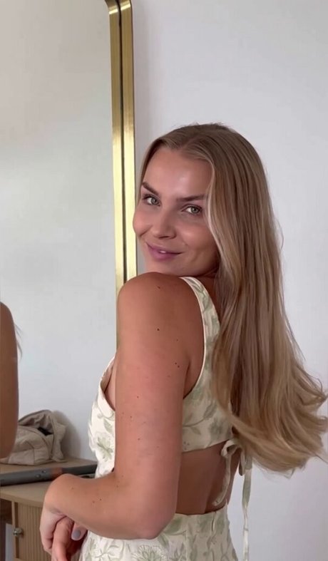 fansly onlyfans sexy pics