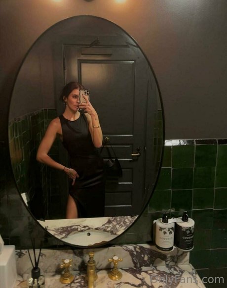 itsmorganalexis model image