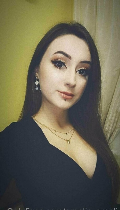 amelia ameli art model galleries