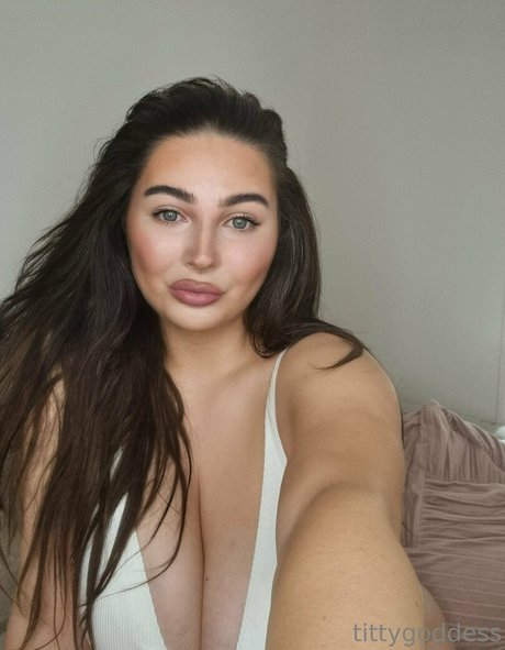 freetittygoddess hd actress pic