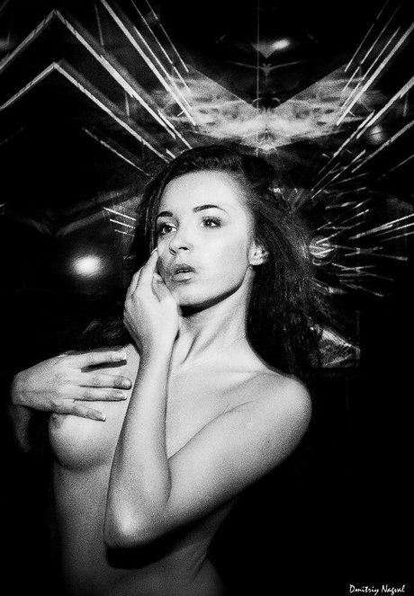 Karyna Kardelian model art pic