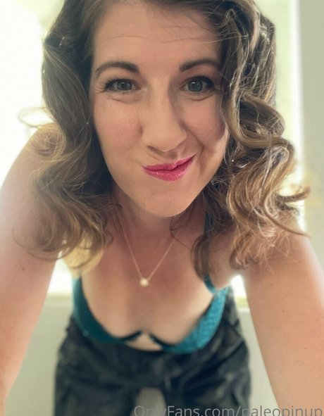 paleopinup model sex picture