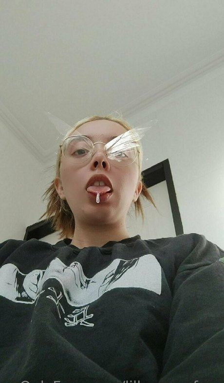 lillymeawfree nude model pic