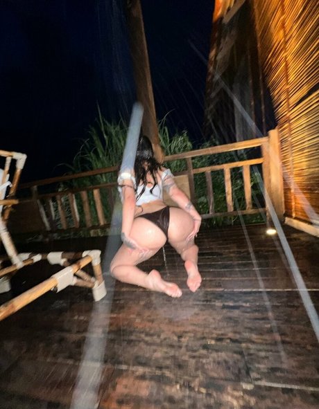 small onlyfans exclusive pic