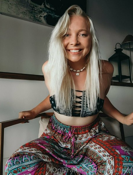 alora free naked star galleries