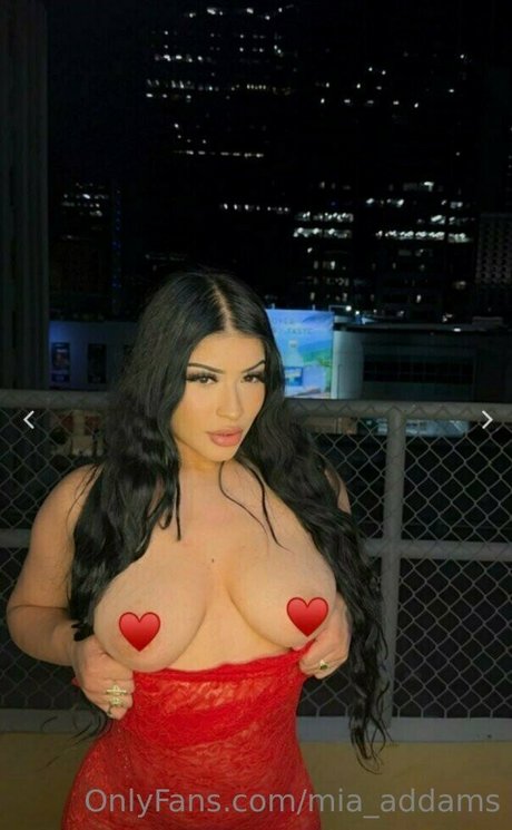 mia addams beautiful actress photo