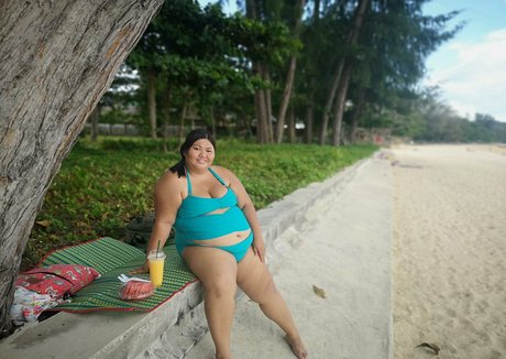 ameenachubbycutie Photo Gallery