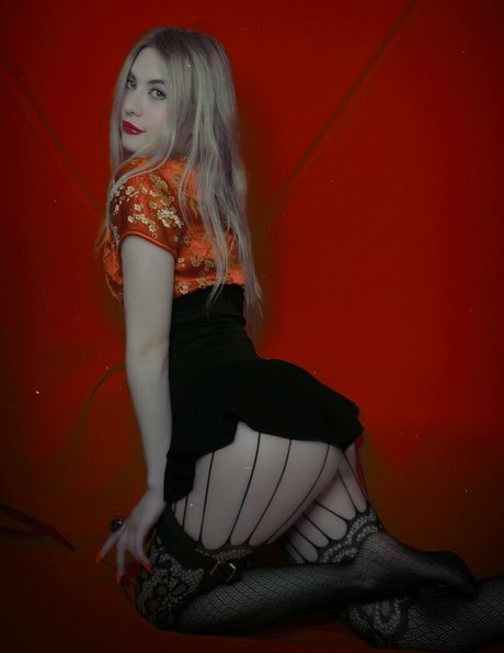 ASMR Onuri model top picture