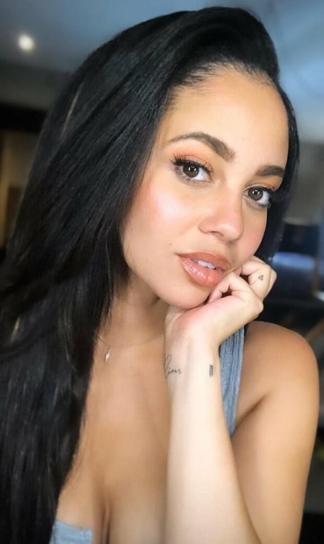 sexy selfie onlyfans pretty image