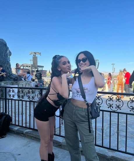 Vanessa Morgan xxx model gallery