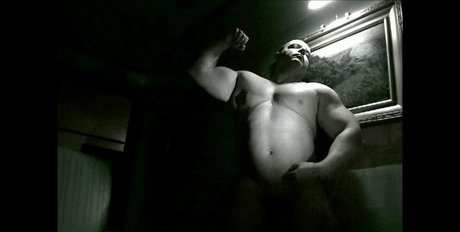 flexbigmuscle art actress photos