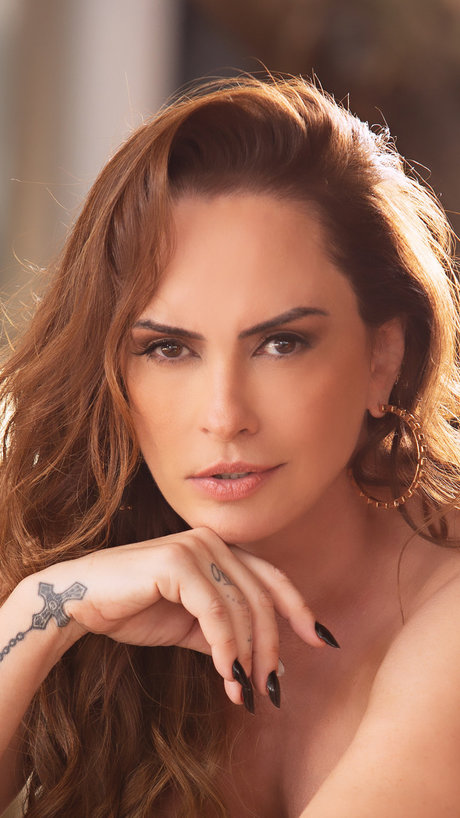 Nubia Oliiver star art picture