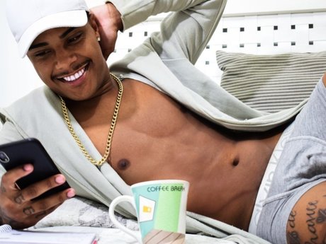 Novinho exclusive model images