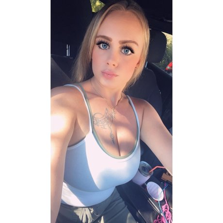 Emilygrey_ nude model pics