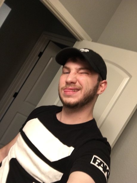 Alex Home star best pictures