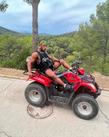 Cherr Brown exclusive model picture