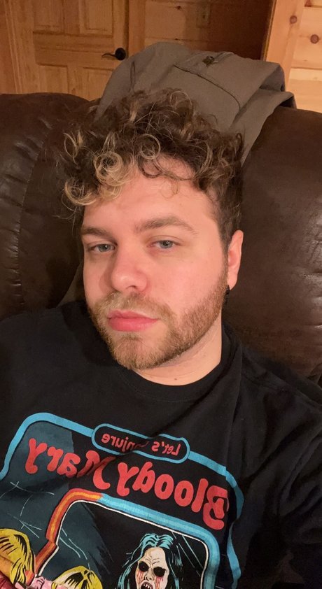 Logan Chambers model hd img