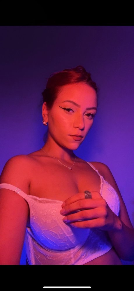 Aquila erotic model pictures