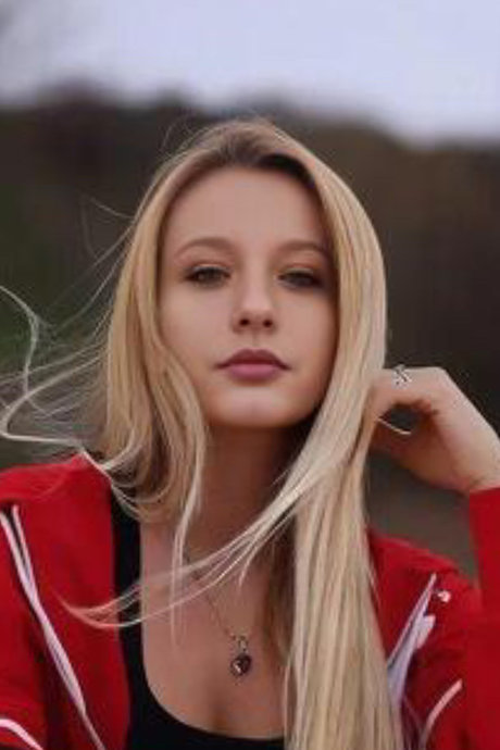 _Alora Lynn_ star img