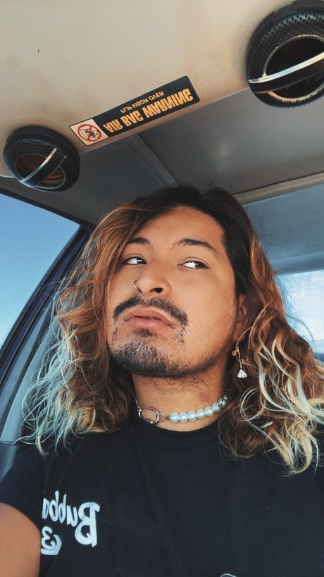 Alejandro Botello model top images