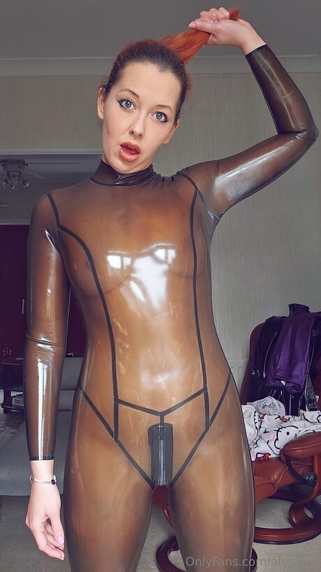 Alora Lux exclusive model archive