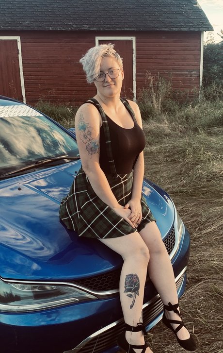 Oakley Rose sex model photo