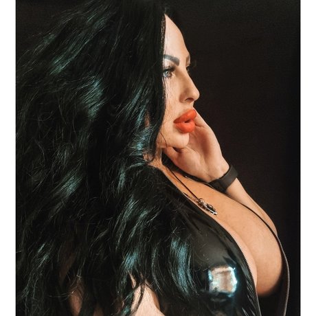 Tyra Deville model sex img