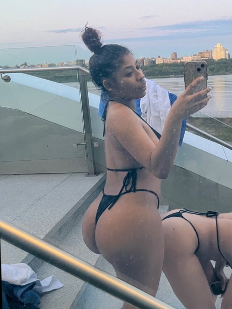 Nybaaaby hot star pic