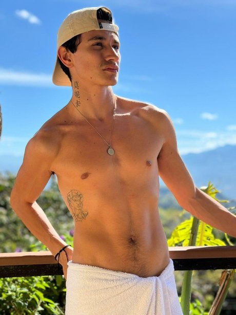 Andres Hurtado beautiful star pics