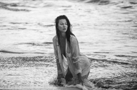 Adriana vi star art photo