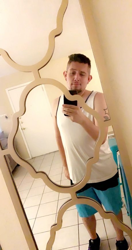 Alex Barrera naked actress picture