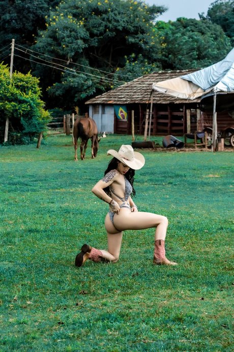 Allana free pornstar image