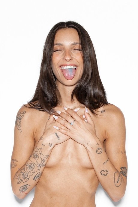 Adelia Clark pretty pornstar images