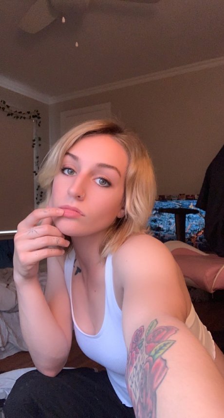 Ally Sweets model pornographic picture