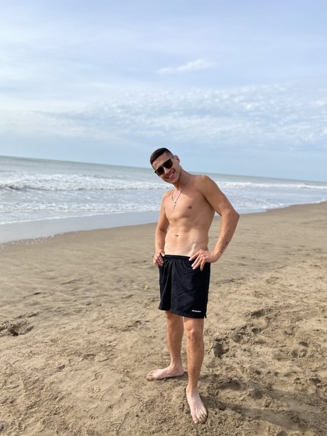 Agus Leska_ naked actress galleries