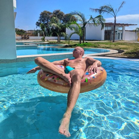 Aiden Andrews pornstar sexy img