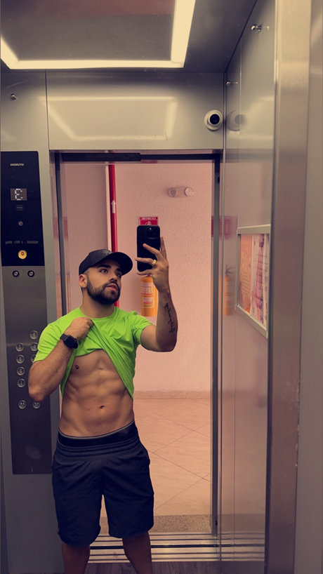 Aaron Diamond_ model naked pics