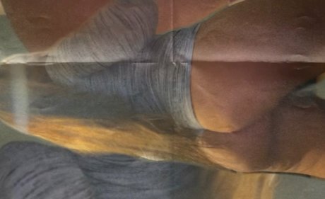 missleaveastain model pornographic images