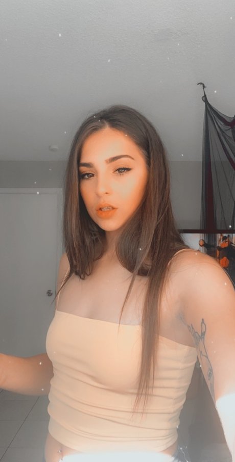 Sofie Reyez star porn pic