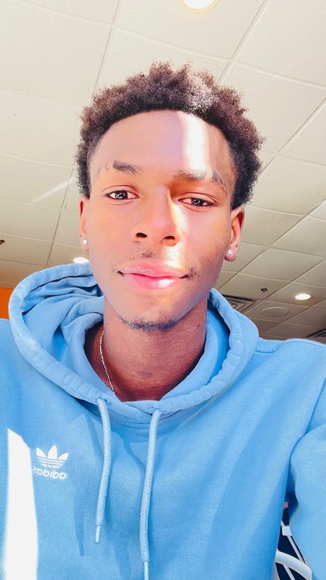 Zae exclusive star photo