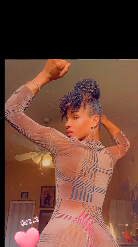 HugeDream perfect actress photo