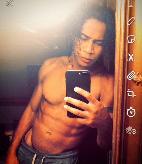 Adonis Alexander model xxx pictures