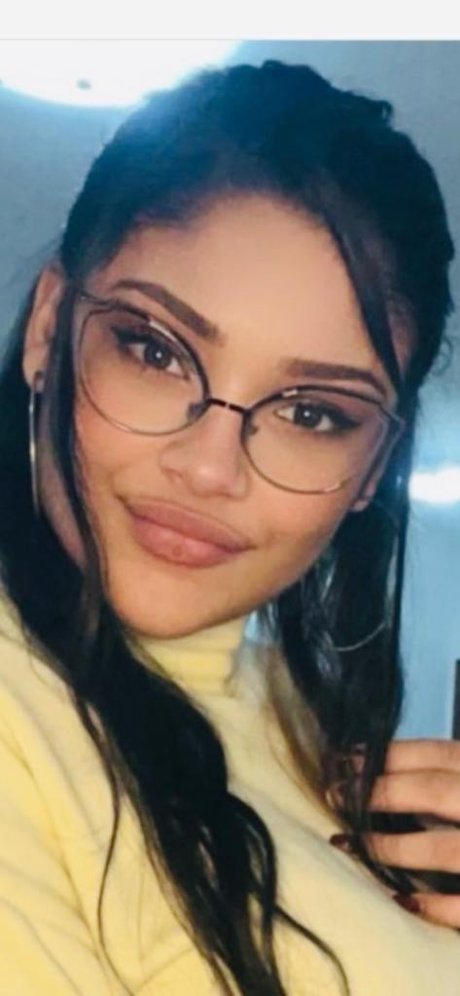 OnlySarita beautiful actress image