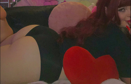 Oncamerakameron nude actress picture